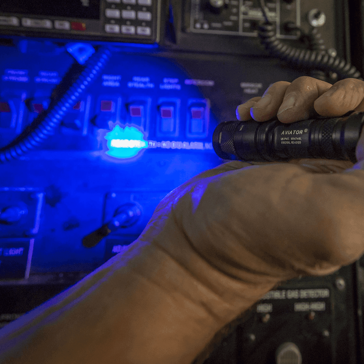 SureFire Aviator Flashlight - AVIATORRD SureFire Aviator Flashlight - AVIATORRD