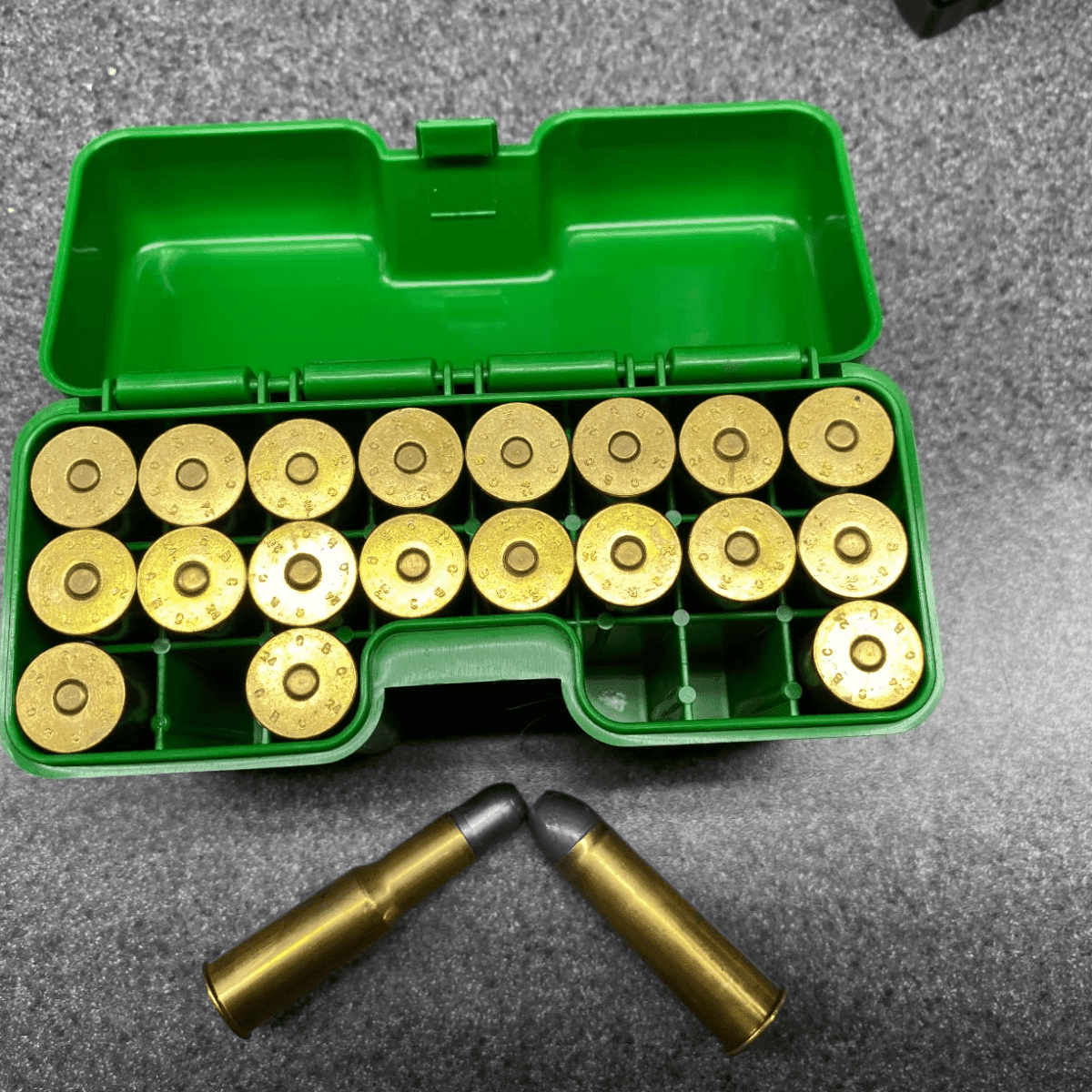 MTM Case-Gard Flip-Top Ammo Box, 375 Rem - RF22LM10 MTM Case-Gard Flip-Top Ammo Box, 375 Rem - RF22LM10